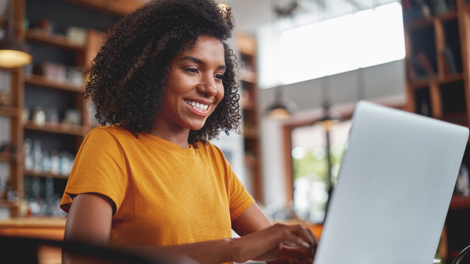 Grafos de conhecimento para recomendação de produtos no e-commerce