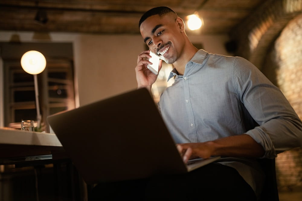 ¿Conviene invertir en Mercado Ads en el sector de autopartes?